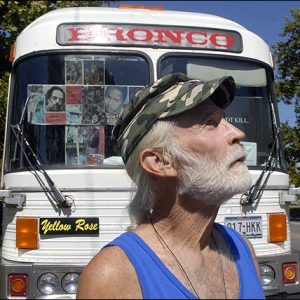 old man roses bus story